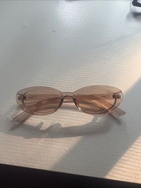 Cake Oval Sunglasses in Light Brown Transparent
